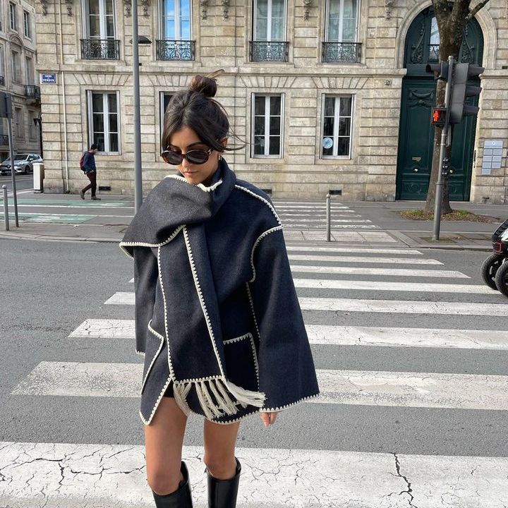 Women's Oversized Fringed Cape with Contrast Trim – view 10
